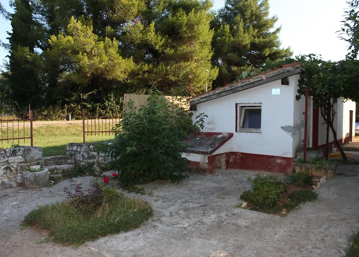 Apartments And Rooms By The Sea Umag - 7132