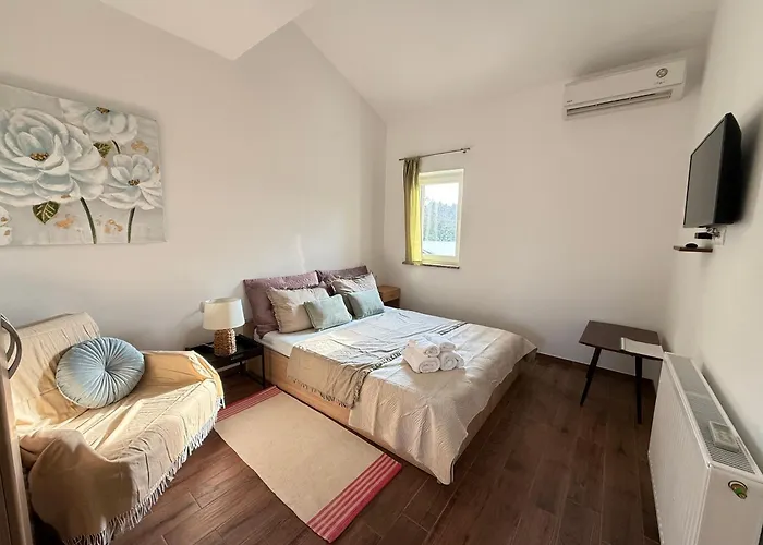 Olivetta Apartments & Rooms Funtana