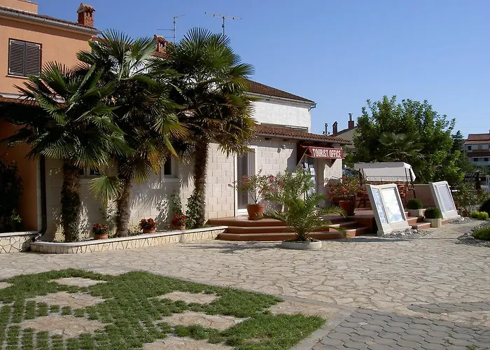 Apartments Kori Funtana