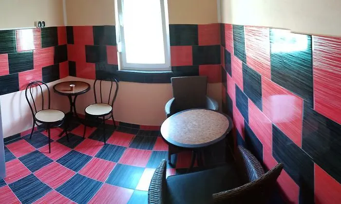 Cinema House Single & Double Rooms & Studio Apartments Pula