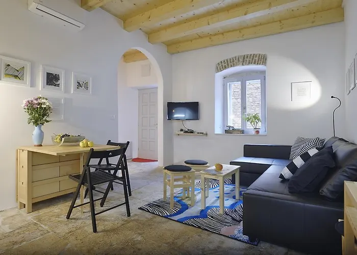 Art Kuca Cvajner Apartment Pula