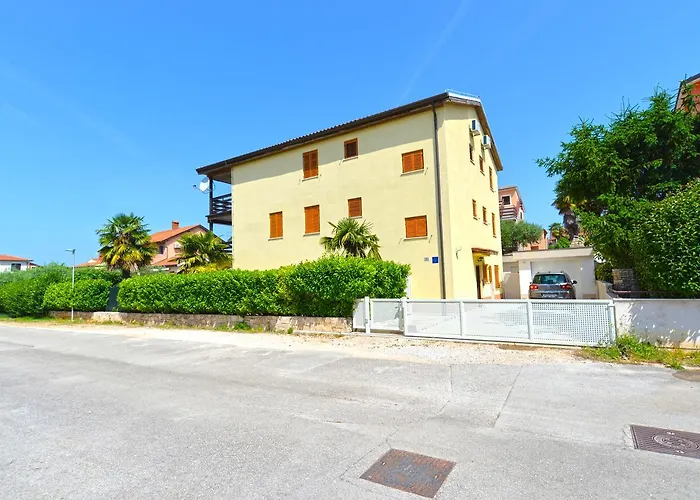 Apartments And Rooms Novigrad 1624
