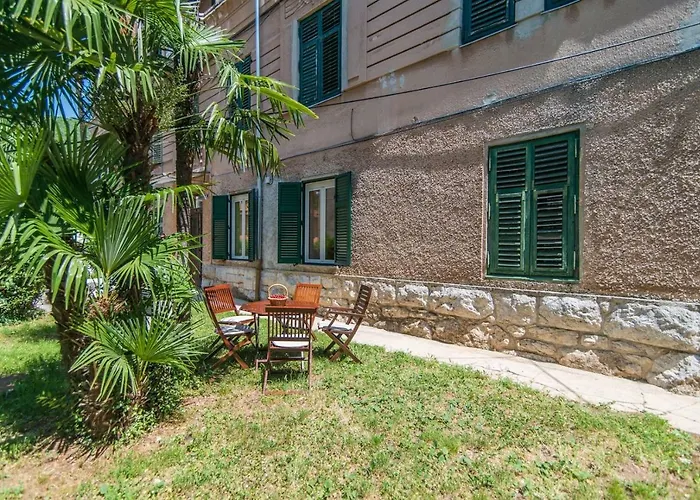 Haustierfreundliches Apartment Runko In Villa Emilia Opatija