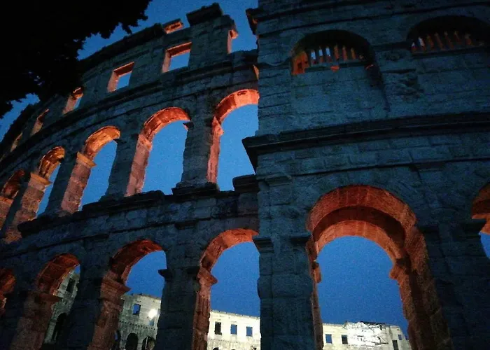 Apartment Albina - A Few Steps From Pula Amphitheatre acceptant les animaux