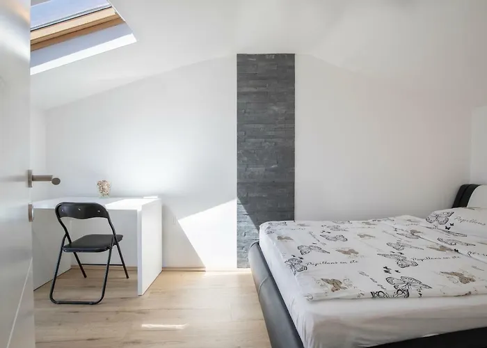 Holiday House Bernarda Medolino