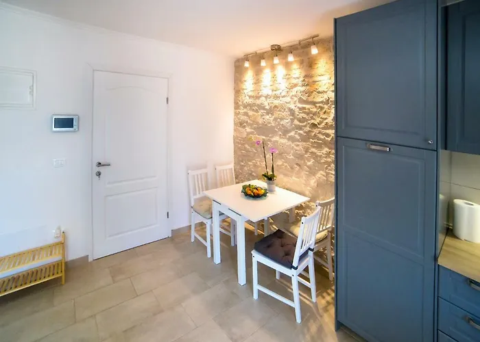 Pet friendly Emma Appartment Porec