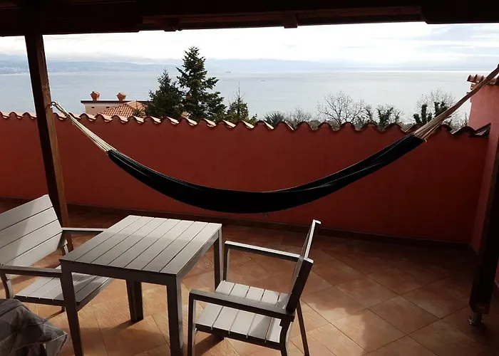 Apartments Eni Laurana