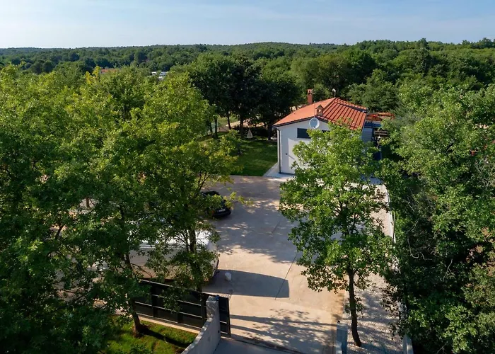 Quercus Apartments - Peace & Nature By The Bike Trail Funtana