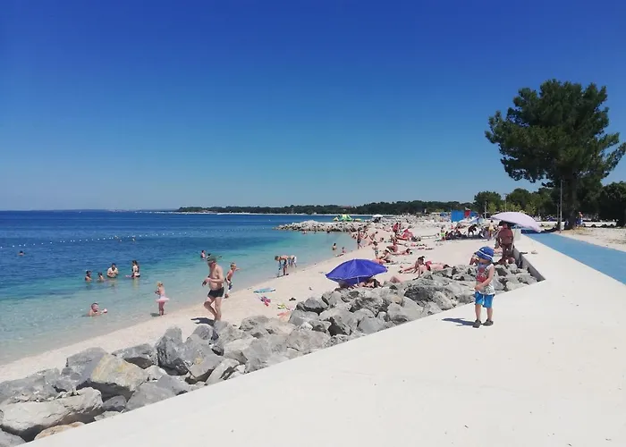 Pet friendly Nice Sunny Apartment Pula