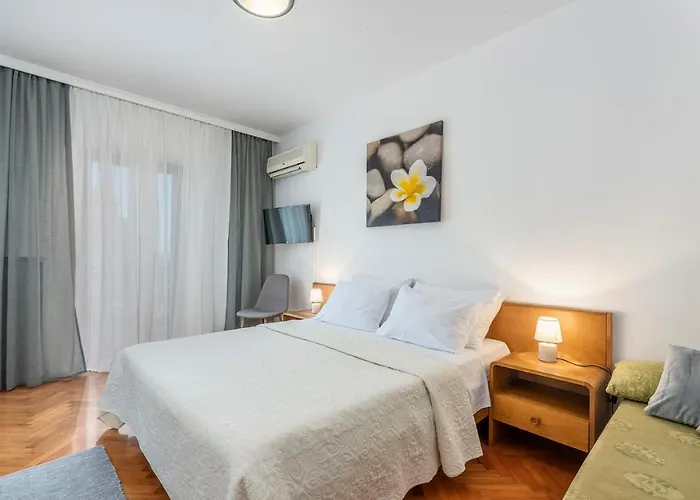 Apartment Complex Silvana Poreč