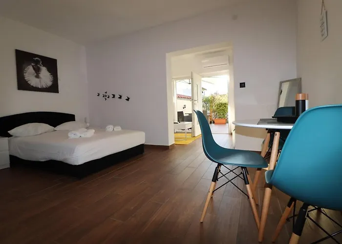 Apartments Sain With Garden Terrace Near The Beach Porec